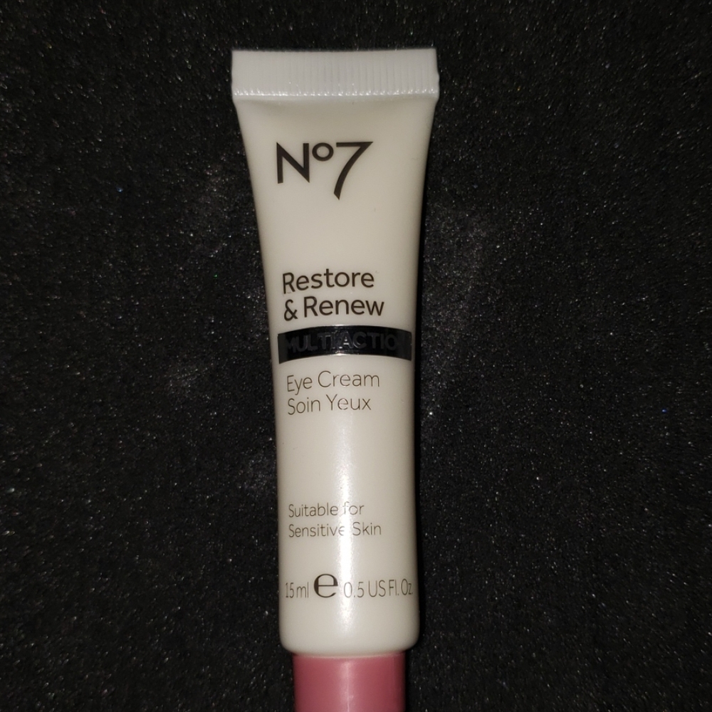 N°7 Restore and Renew Eye Cream